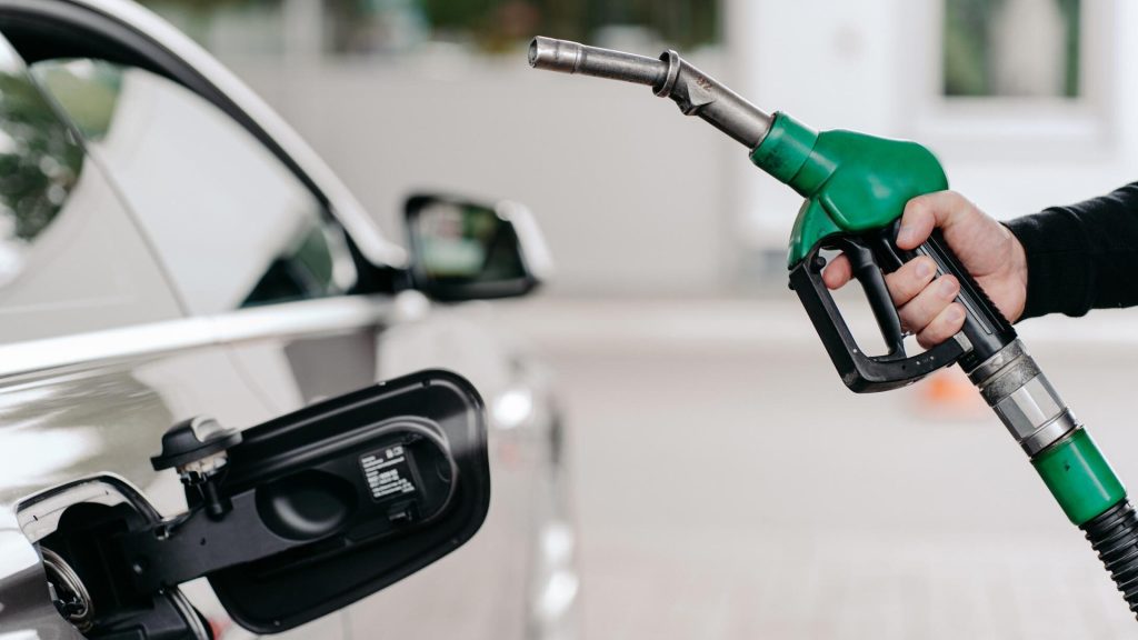 Cómo ahorrar combustible para ahorrar dinero